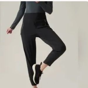 Athleta Trekkie North Jogger Pants in Black Plus Women’s size 14 P